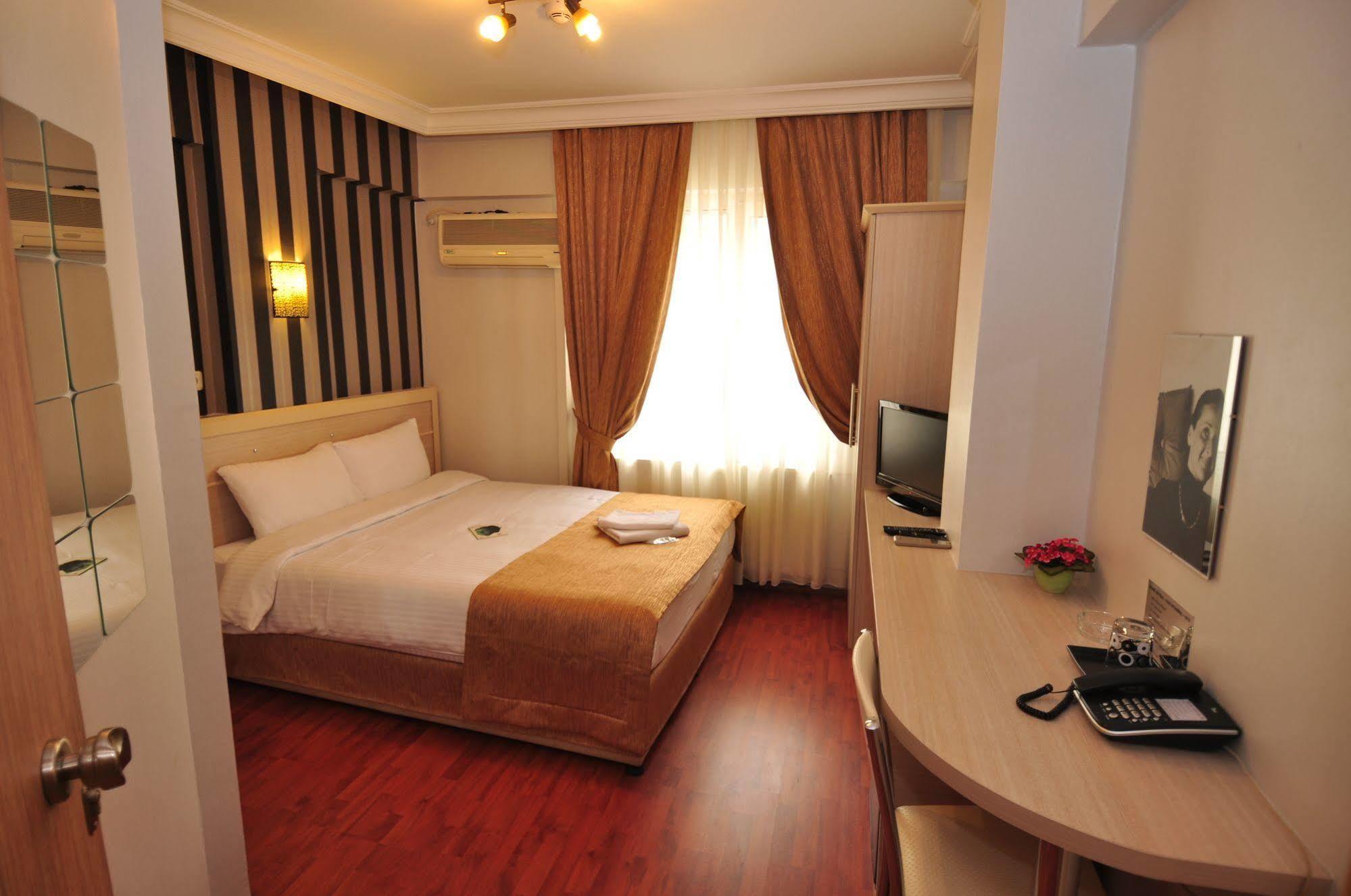 Mini hotel Izmir Exterior photo